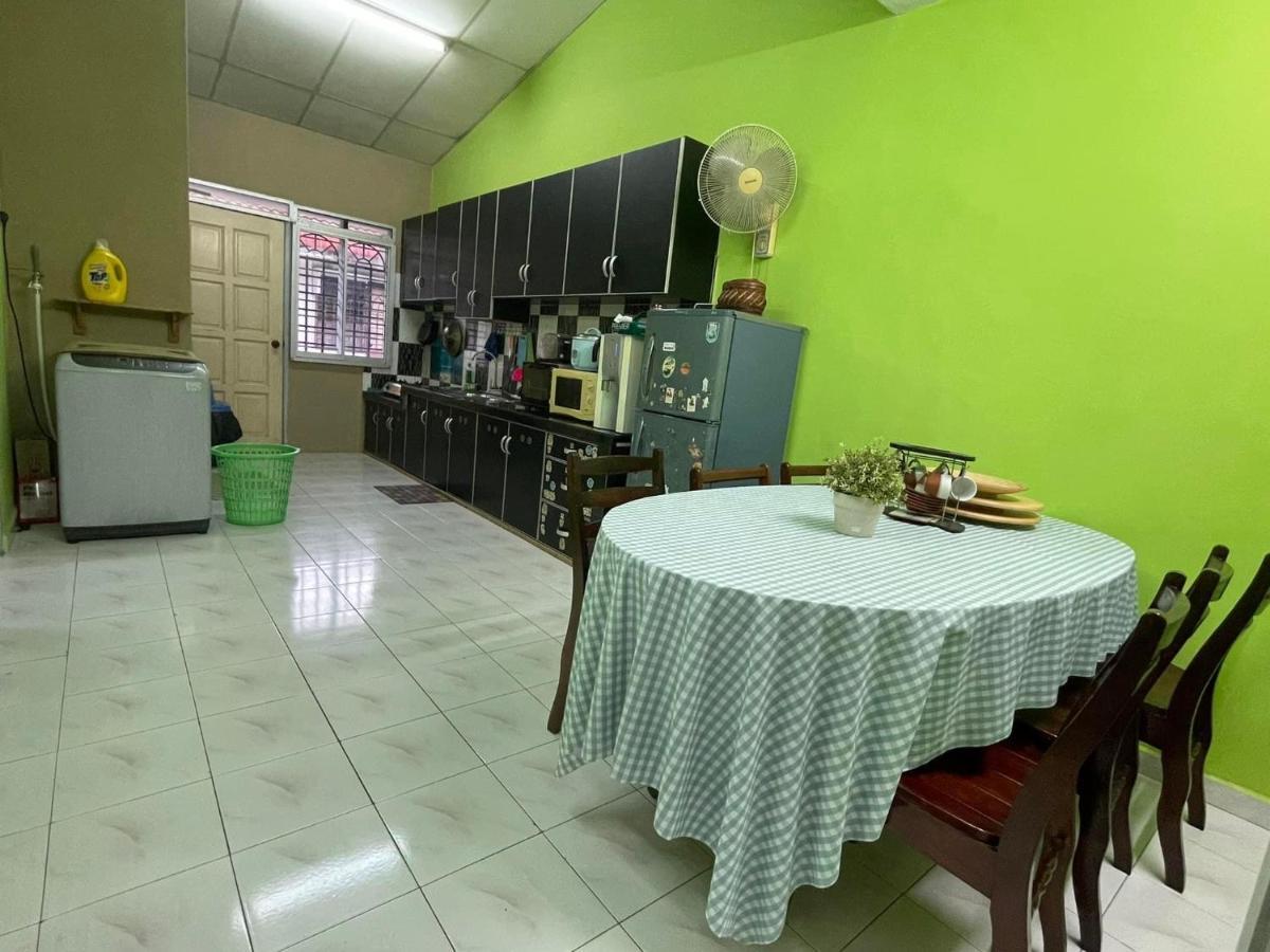 Homestaymuslim Di Teluk Intan Esterno foto